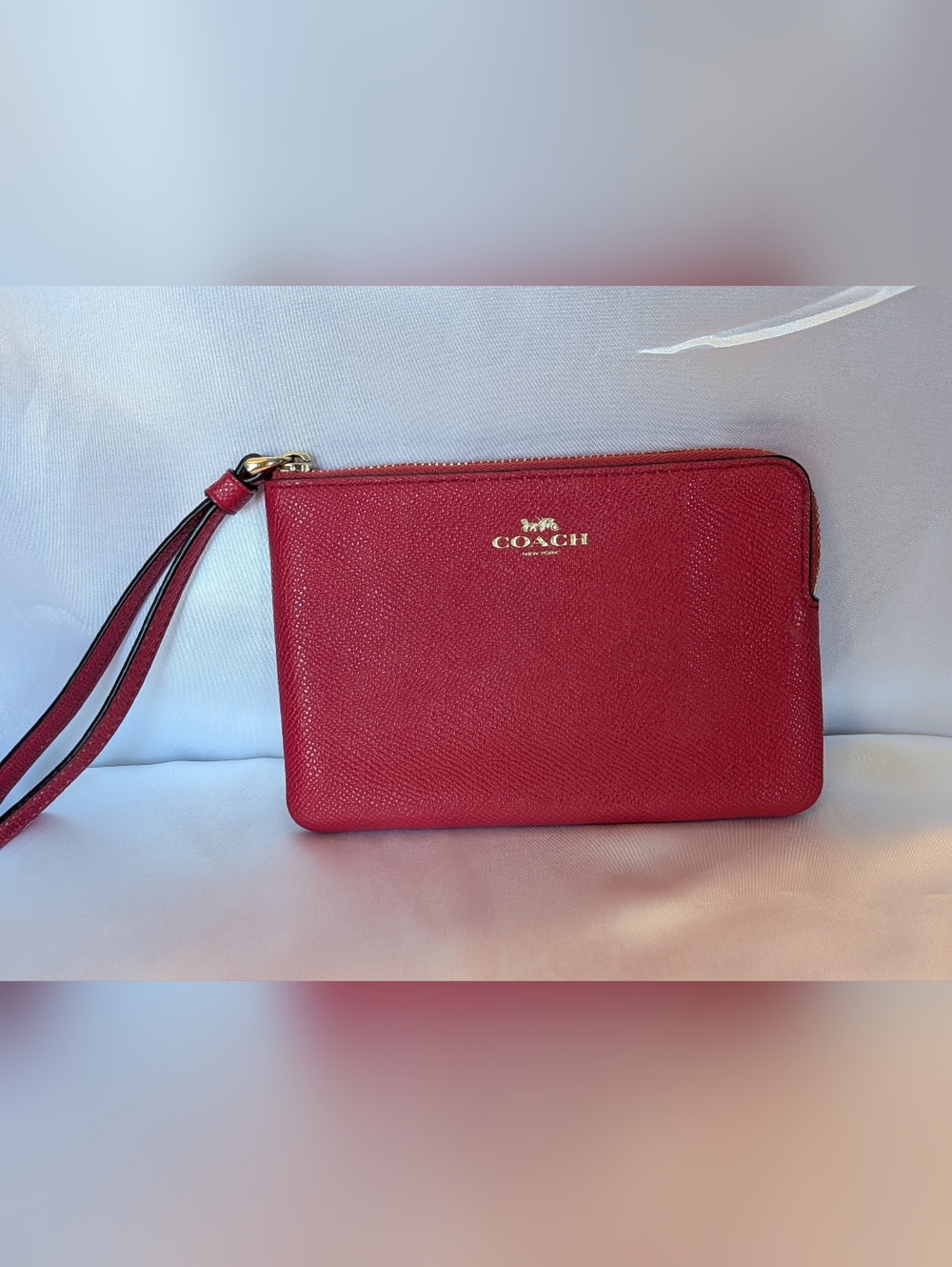 Coach Corner Zip Red Leather Wristlet EUC